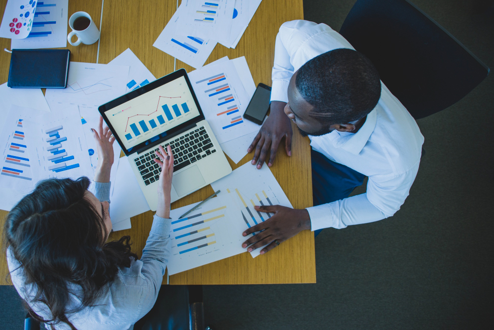 Why Top Companies Are Turning to Business Consulting Firms in 2025